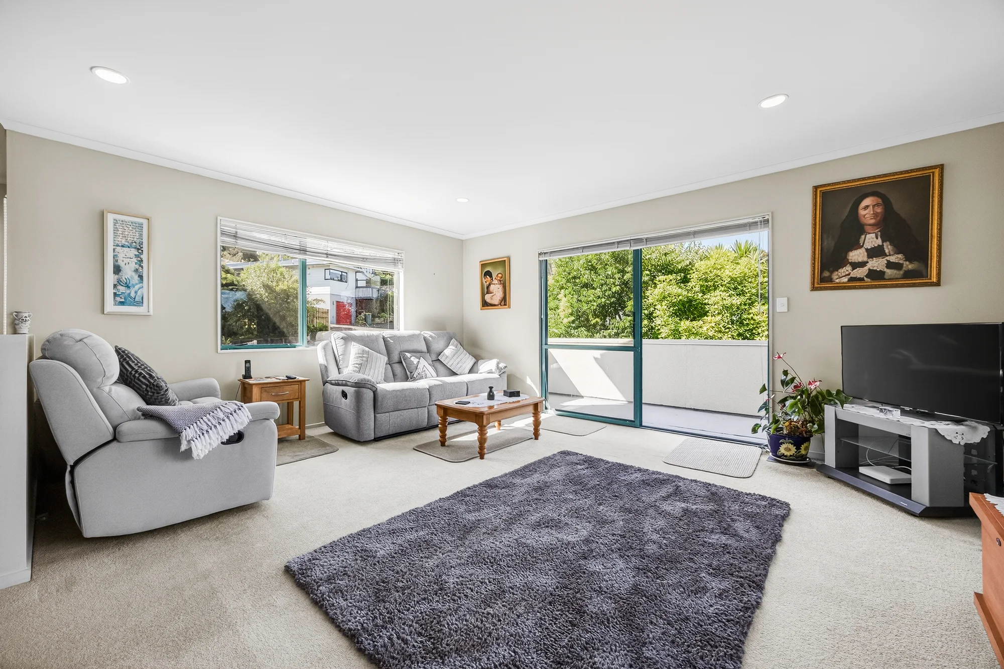 Glenfield 4બેડરૂમ Quiet, Central, and Privately Tucked Away!