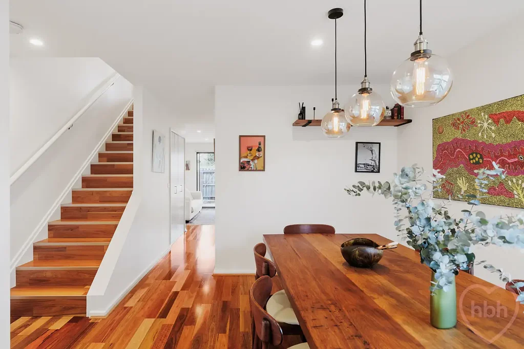 Lyneham 2બેડરૂમ Inner-North living with designer upgrades and Northern light
