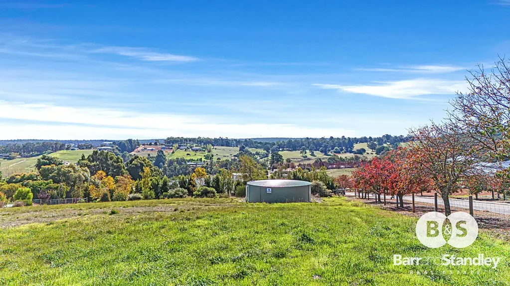 15 Robinia Way, Kangaroo Gully, WA 6255
