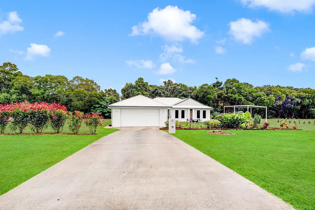 Hull Heads 3房  Contemporary Coastal Retreat – Lifestyle, Luxury & Location !!