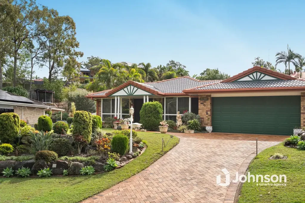 Brassall 4Kwarto Immaculate Low-Set Brick Home!.