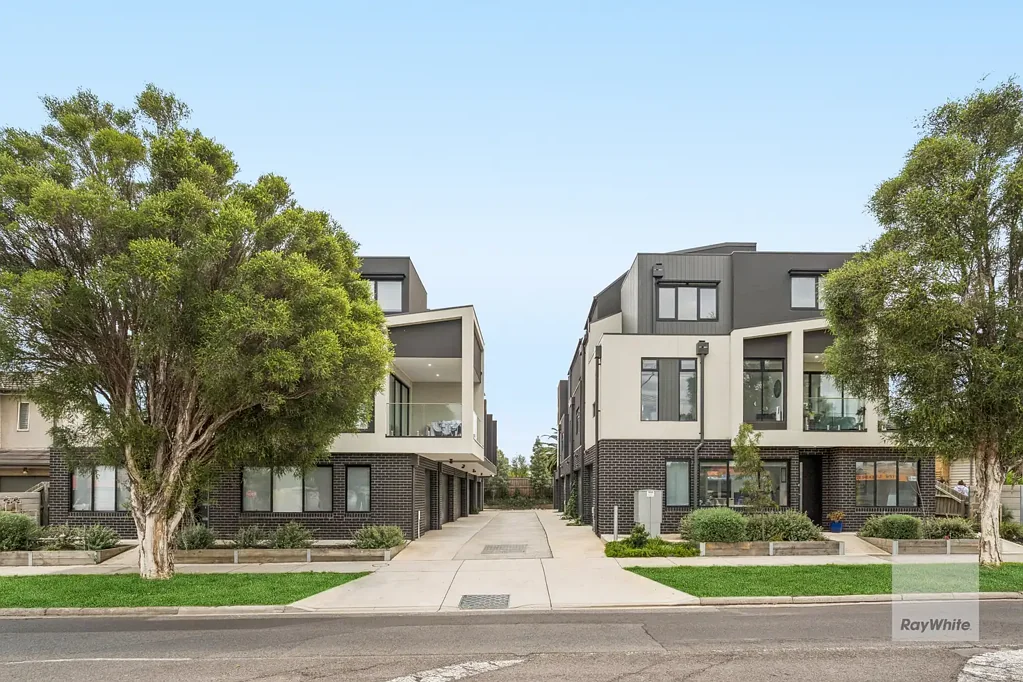 Hadfield 2chambre Spacious & Stylish Townhouse Living!