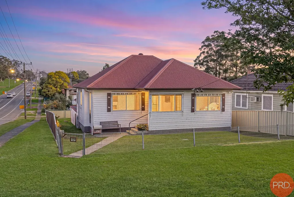 Raymond Terrace 5房  A Spacious Family Home with Outstanding Investment Potential