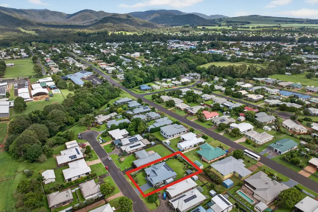 Atherton 4房  Location | Move In Ready | Contemporary