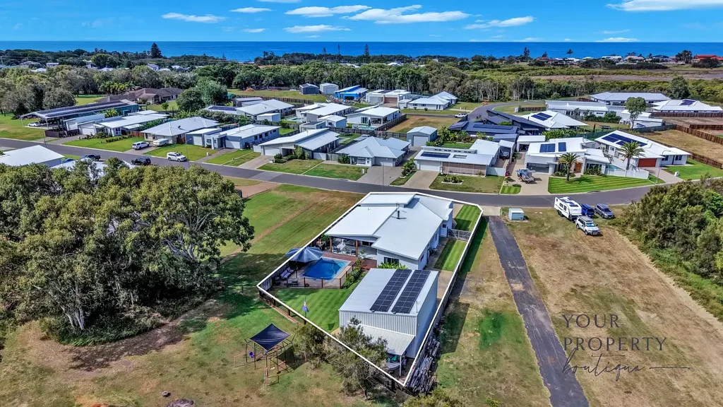Innes Park 4Zimmer Luxury Living Meets Resort-Style Entertaining in Sought-After Innes Park