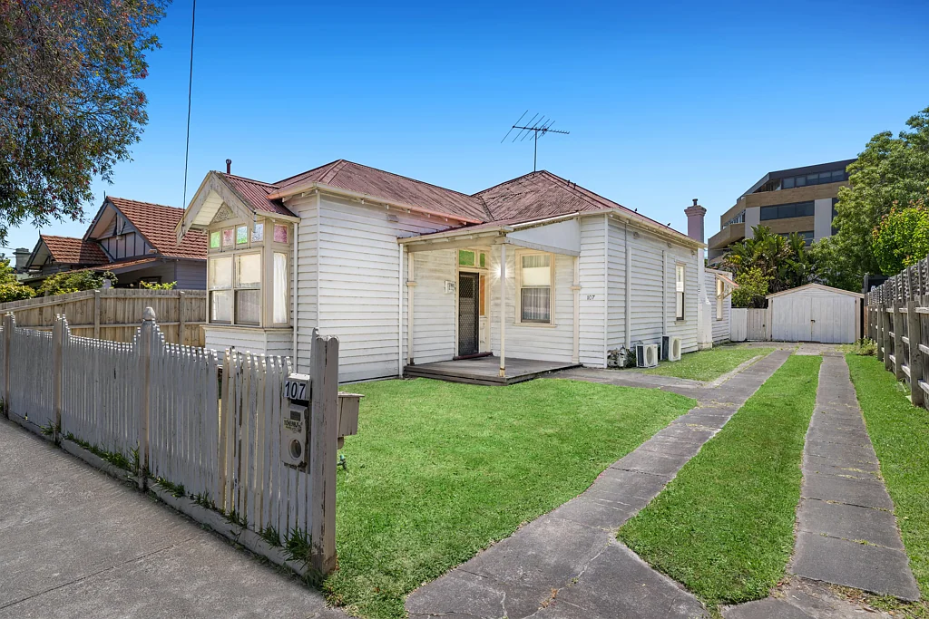 107 Carlisle Crescent, Hughesdale, VIC 3166