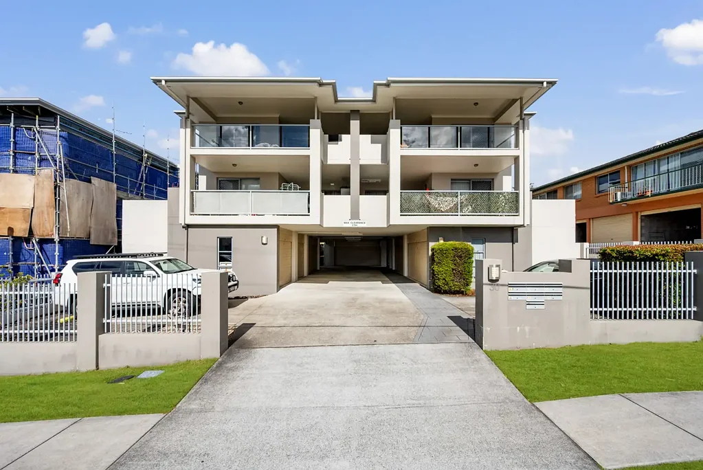 Light-Filled 2 Bedroom Apartment with Spacious Balcony in the Heart of Everton Park