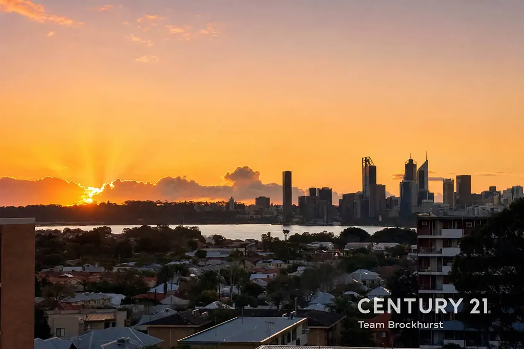 Top-Floor unit with Stunning Views of the City!
