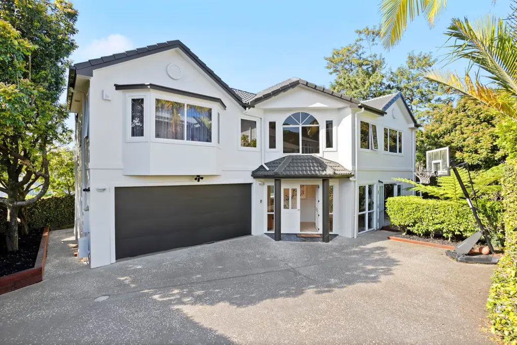 Greenlane 4 Bedroom Executive Family Oasis in a Prime Central Location