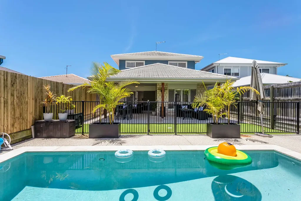 Margate 5Moenga STYLISH FAMILY HOME MOMENTS FROM MARGATE WATERFRONT!