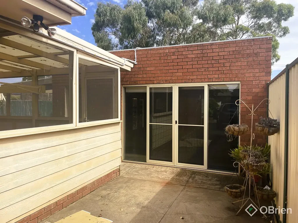 Make this unique villa unit, your new home, sweet home!