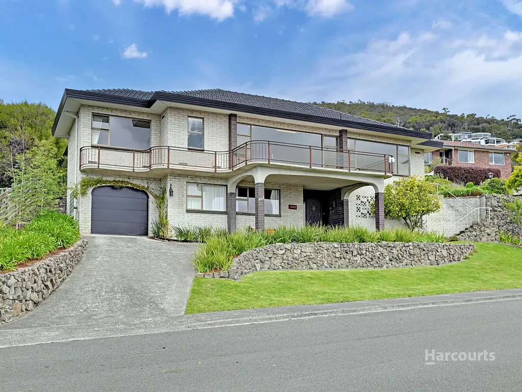 462 Churchill Avenue, Sandy Bay, TAS 7005