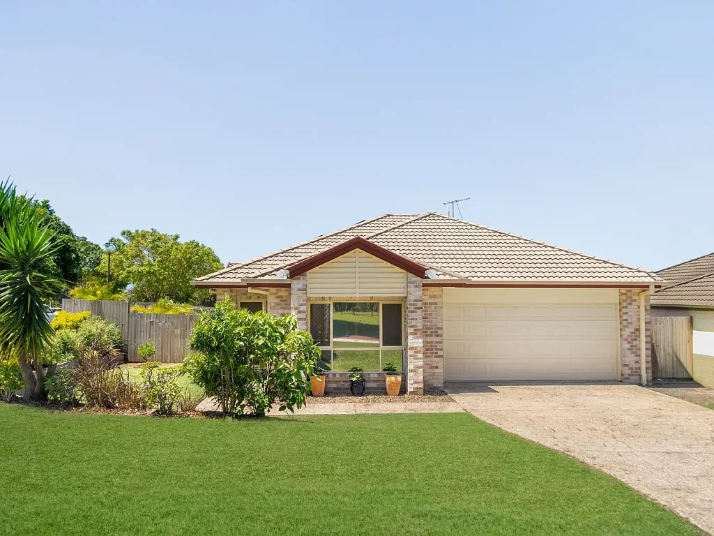 Murrumba Downs 3房 转角地块457平米 家庭友好区域 开放式设计厨房 阳光起居区 全封闭院子 双车位车库 优质学校近便 太阳能降费 Practical Design, Modern Comforts and Great Location!