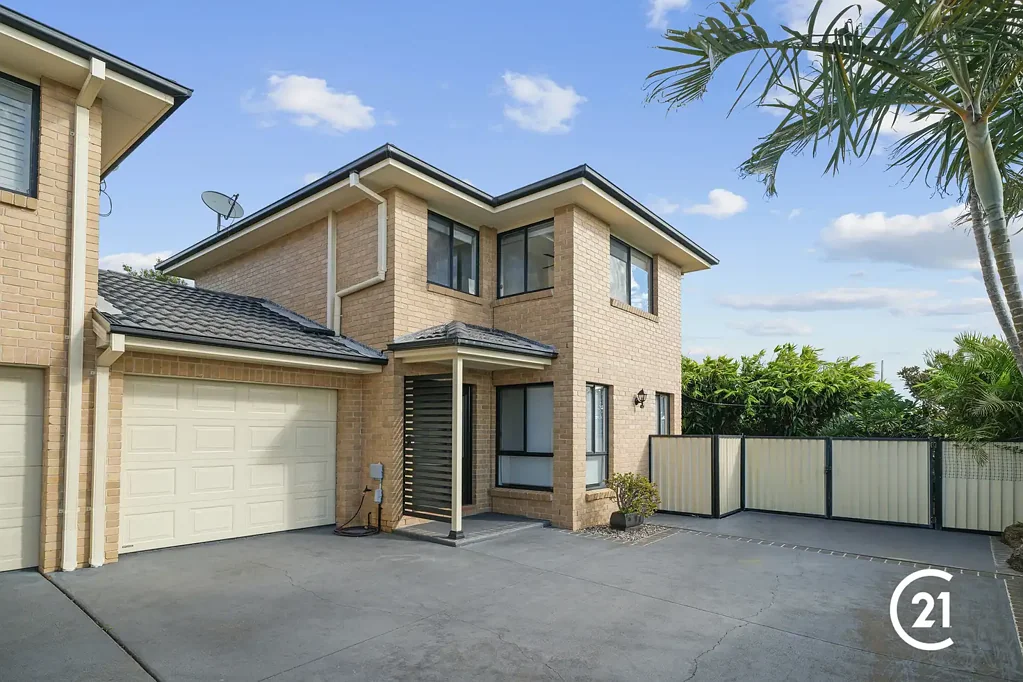 Killarney Vale 2房  Immaculate Torrens Title Townhouse in a Private Rear Position