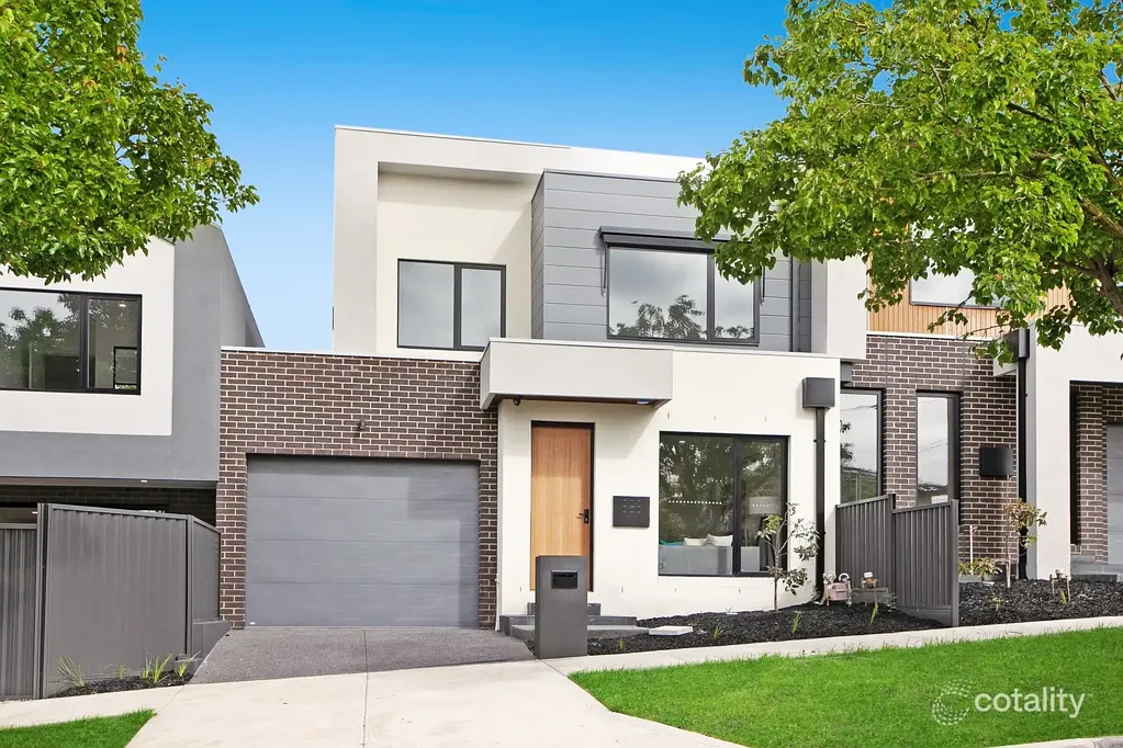 Beautiful Townhouse!