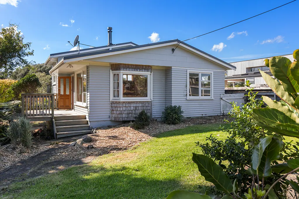 43 Wairau Road, Oakura, New Plymouth, Taranaki