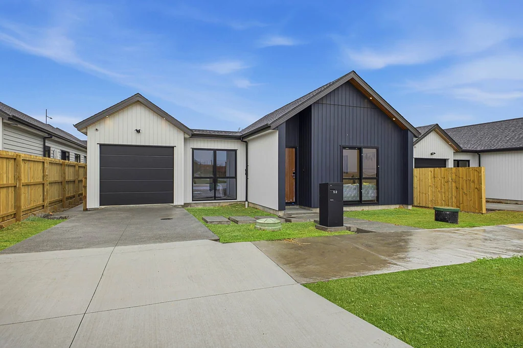 Karaka 4房  Stunning - New Homes - "Karaka Village"