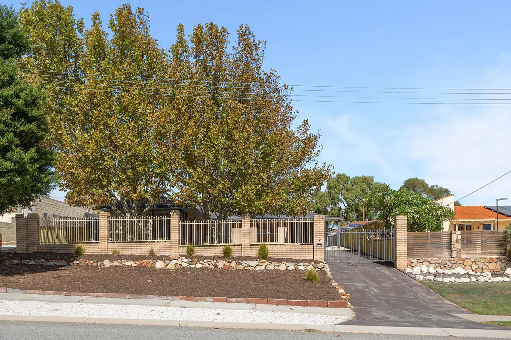 8 Kallaroo Place, Kallaroo, WA 6025