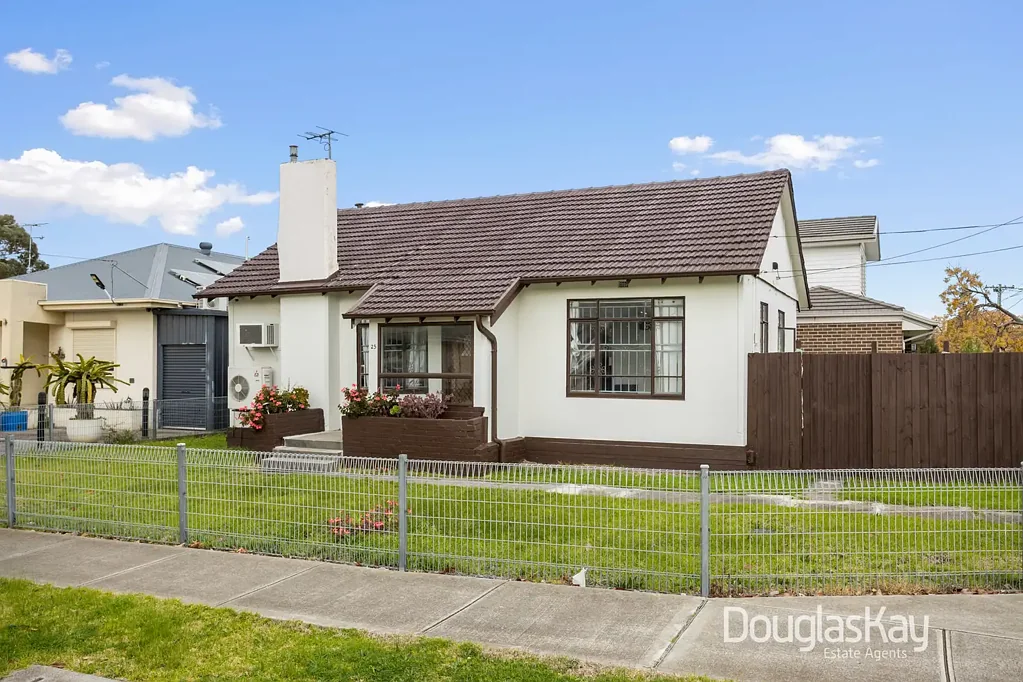 Braybrook 2ਬੈੱਡਰੂਮ Easy Living in a Prime Braybrook Location – Corner Allotment