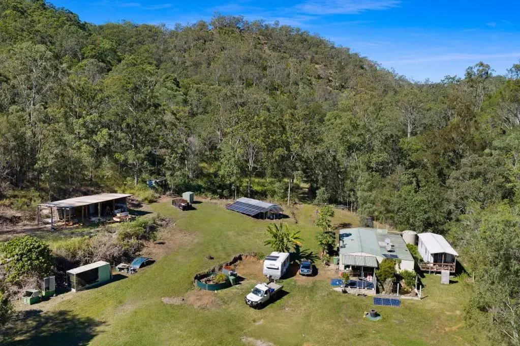 Amamoor Creek  Large Beautiful rural lifestyle property