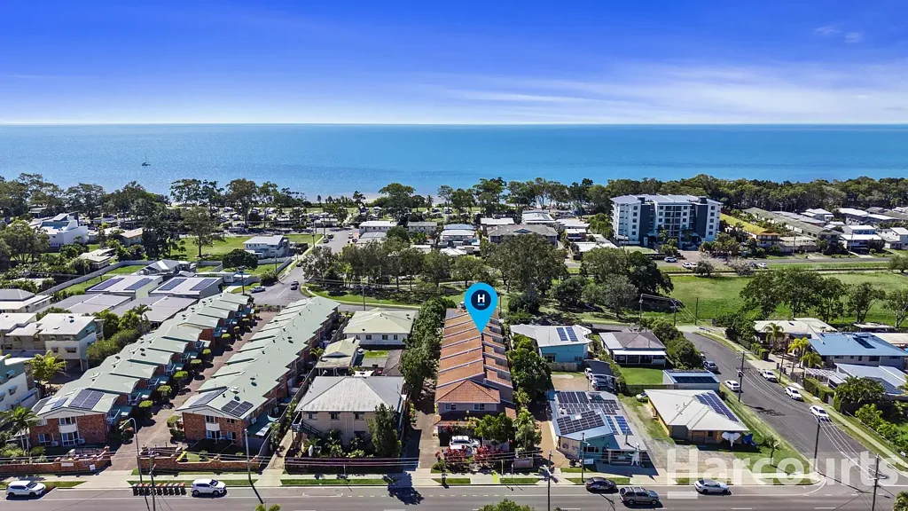 Scarness 3ਬੈੱਡਰੂਮ Beachside Investment | 200m to the Beach