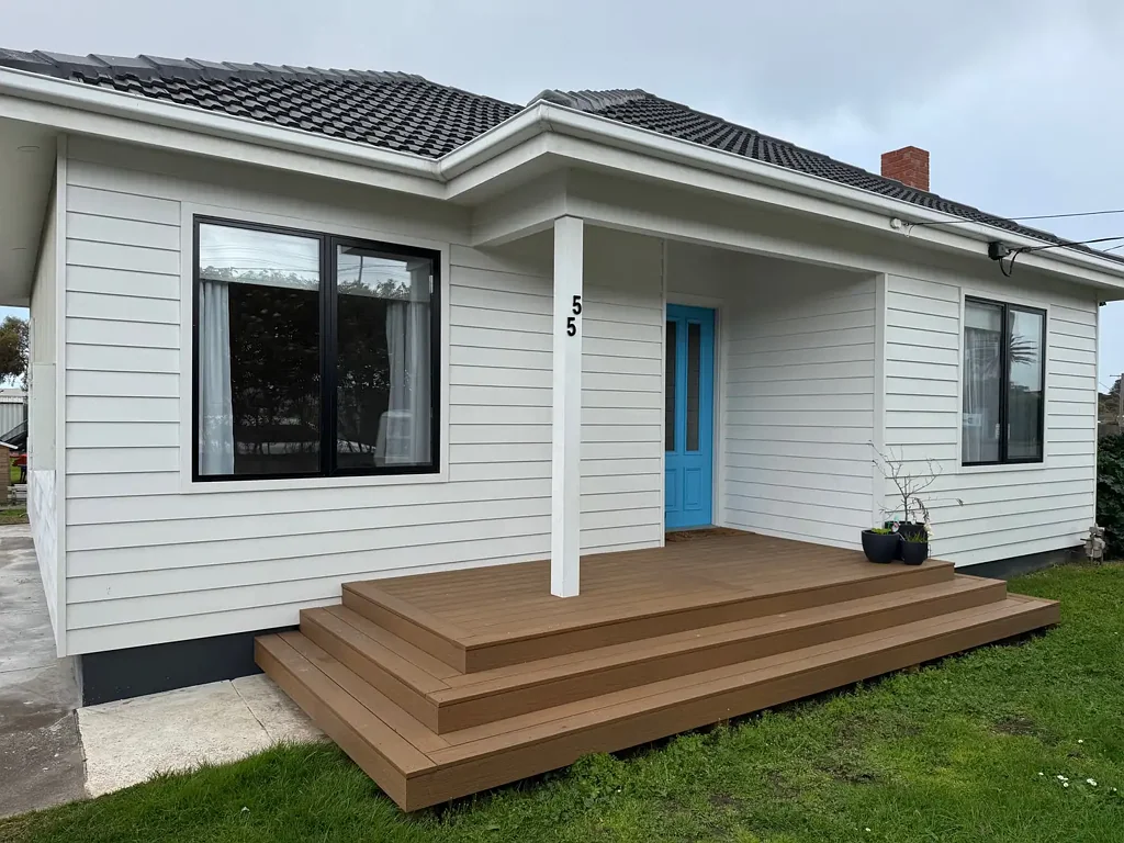 Charming 2-Bedroom House in Prime Location!
