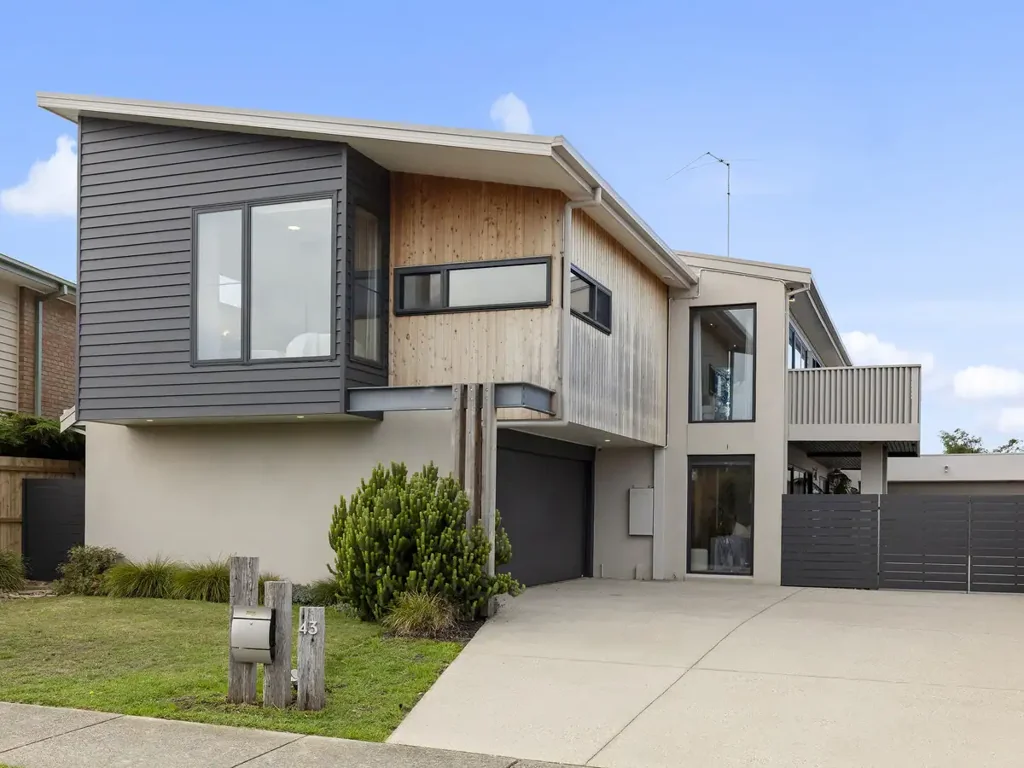 43 Loch Ard Drive, Torquay, VIC 3228