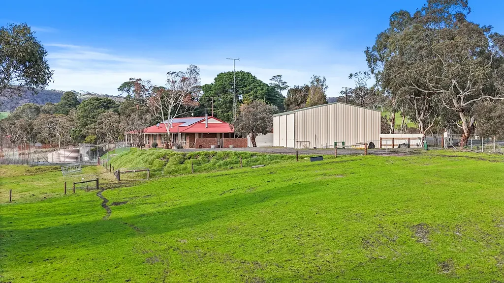 Back Valley  'Yaralie' - Prime rural lifestyle & agricultural opportunity on 200-acres (81ha).