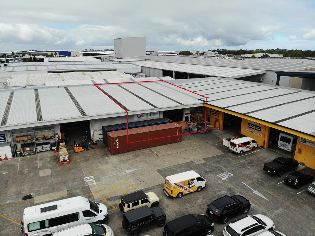 Mangere Airport Oaks warehouse - 785sqm warehouse