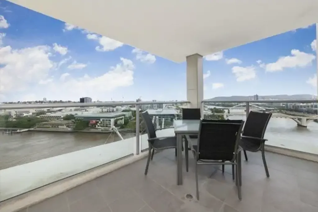 Two Bedroom Apartment in the CBD!