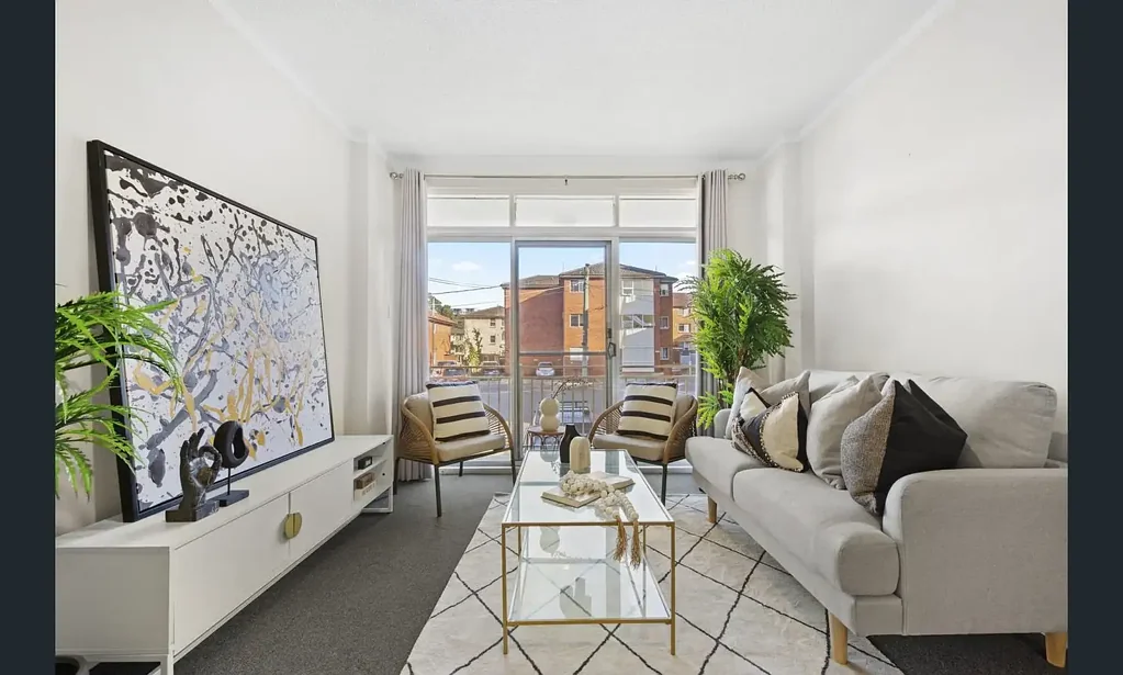 Two Bedroom Apartment with Leafy Outlook