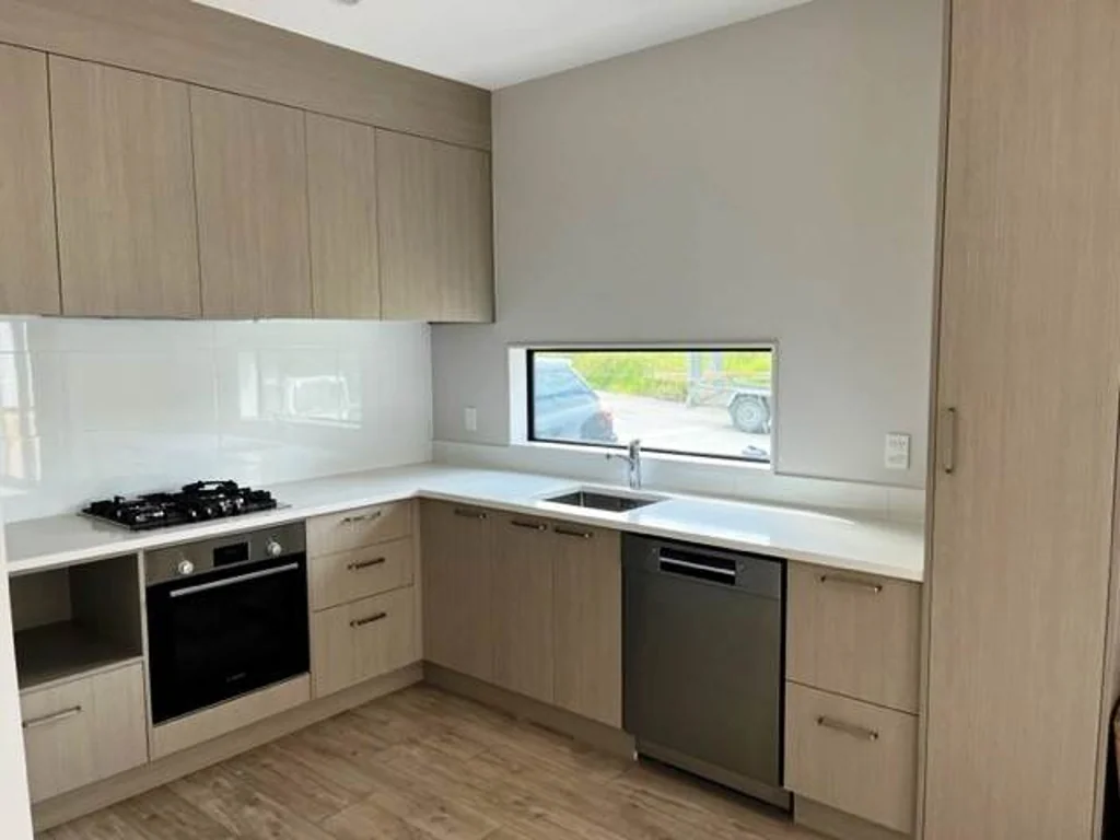 Beautiful 2 Bedroom Unit