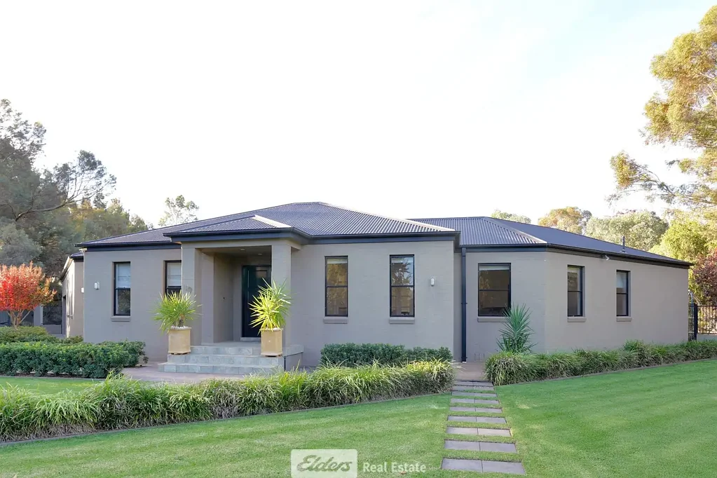 Griffith 4房  Your Private Family Oasis – Space, Comfort & Year-Round Entertaining