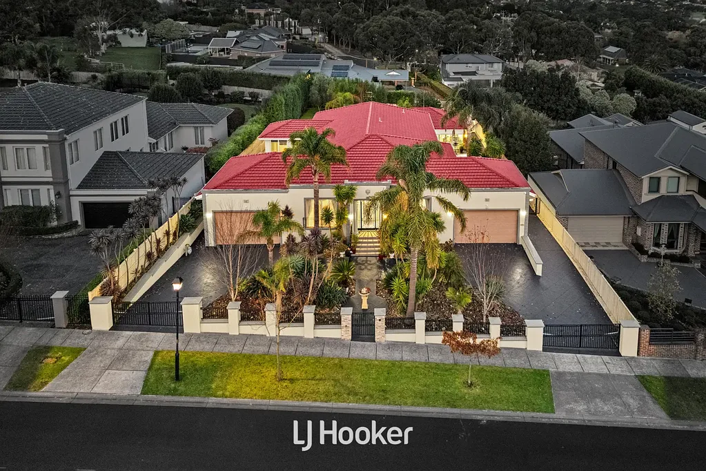 Narre Warren North 5房 豪华度假村风格家庭庄园，拥有高端双居住空间与卓越的娱乐设施 Grand Resort-Style Family Estate with Premium Dual Living & Exceptional Entertaining