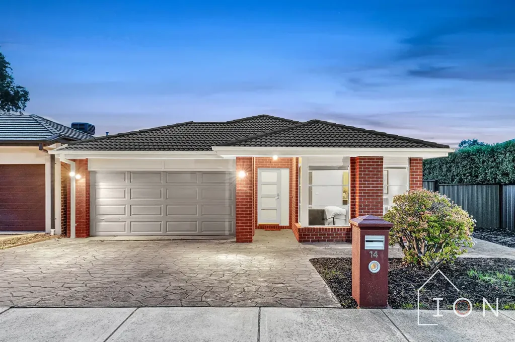 14 Buckskin Drive, Clyde North, VIC 3978
