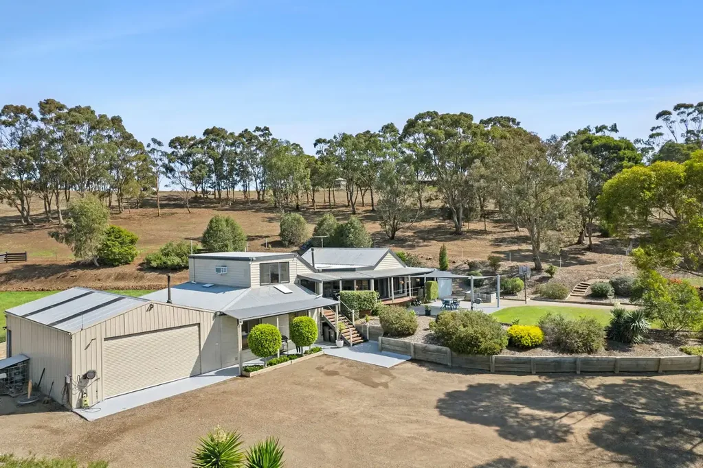 30 Carpenters Road, Shelford, VIC 3329