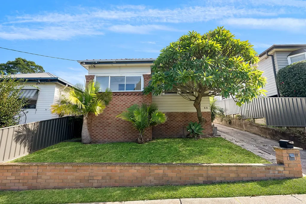 Waratah 3房  Deceptively Spacious, Irresistibly Charming! Ideal First Home or Investment