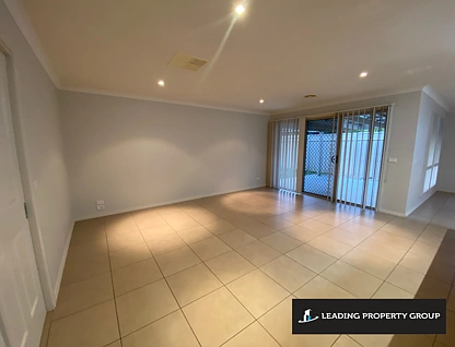 82 Cornwall Avenue, Lavington, Riverina, 4 habitaciones, 2 baños, House