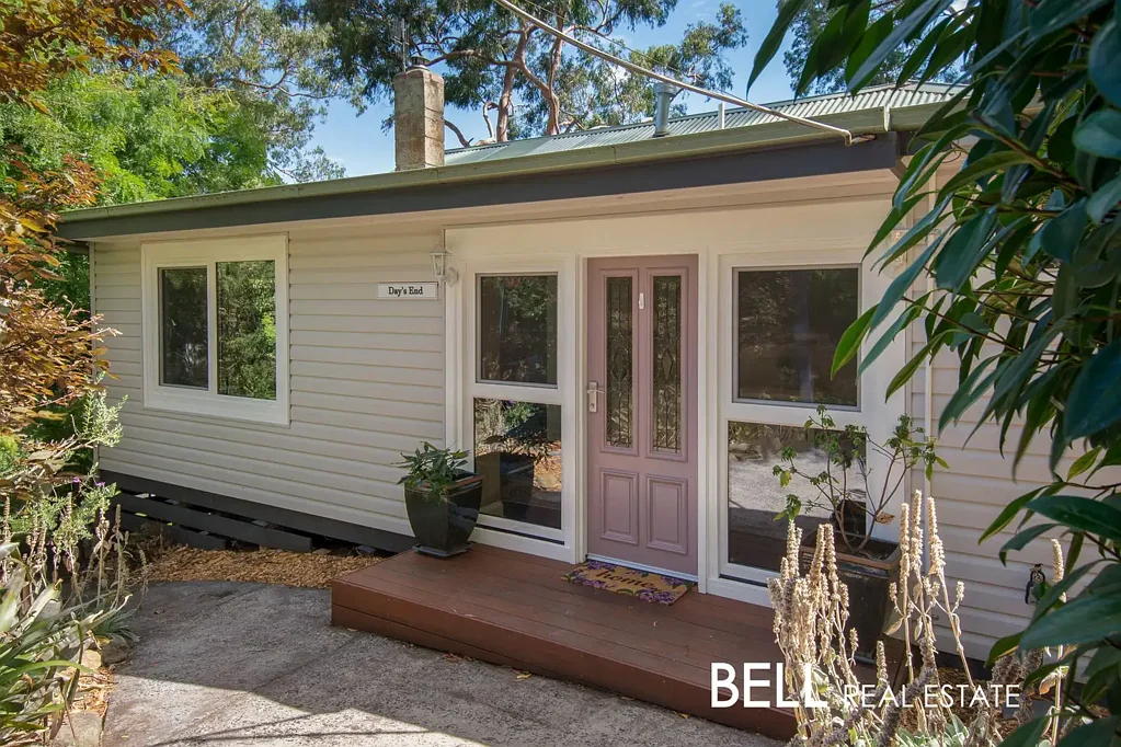 Tecoma 3Kwarto ‘Day's End’ - Quiet and Secluded Renovated Charmer with Mountain views.