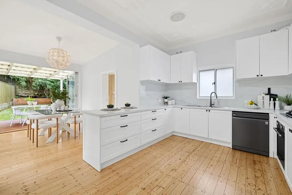 Banksia 2ਬੈੱਡਰੂਮ Renovated Full-Brick Charmer With Bonus Attic