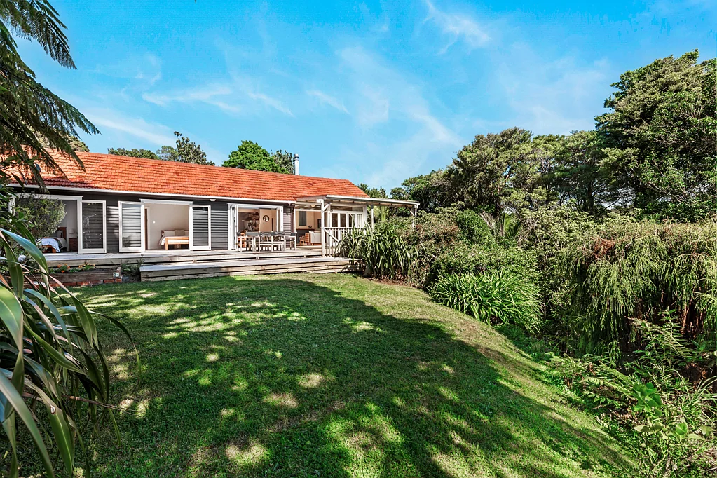 2 Tawari Road, Henderson Valley, Waitakere City, Auckland