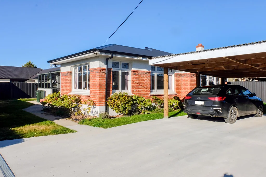 PARTIALLY FURNISHED FAMILY HOME