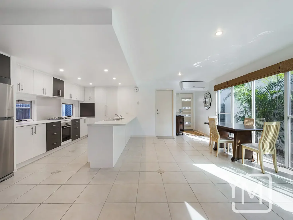 Meridan Plains 3બેડરૂમ Must Be Sold! Contemporary Family Living - Highly Sought-After Kawana Forest Location