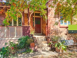142 Clinton Street, Goulburn