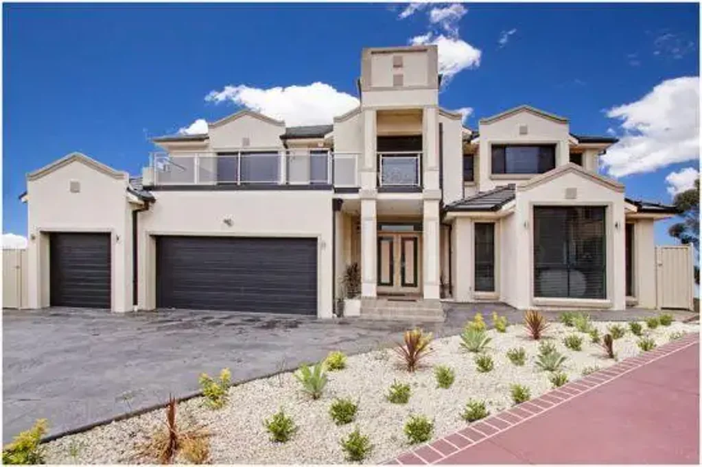 Beautiful Large Home Perfect for Families in a Great Location