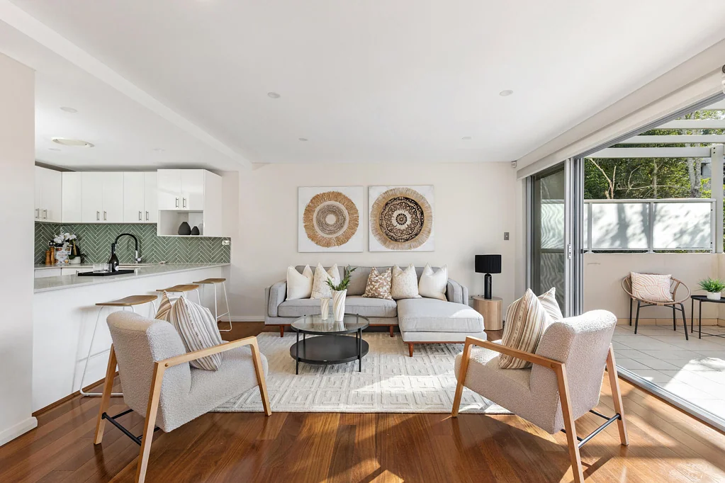 Warrawee 2 Bedroom A north-facing lifestyle on the convenient fringe of Warrawee and Turramurra