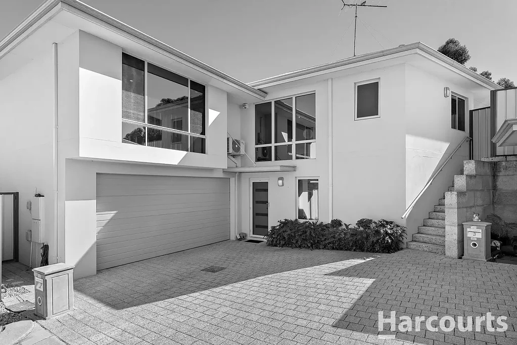 2 Tralee Place, Meadow Springs, WA 6210