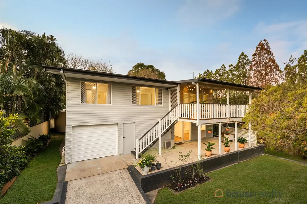 Sherwood 4 Bedroom Expansive Dual Living Haven in Leafy Sherwood