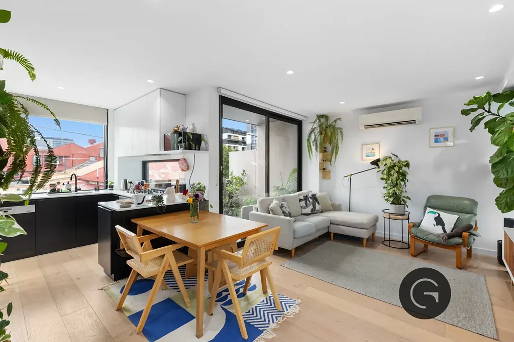 Footscray 2غرفة نوم Stylish Multi-Level Townhouse With No Owners Corporation