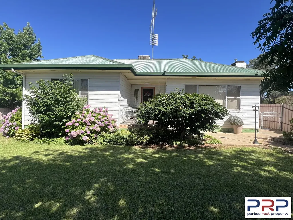 2 McGlynn Street, Parkes, NSW 2870